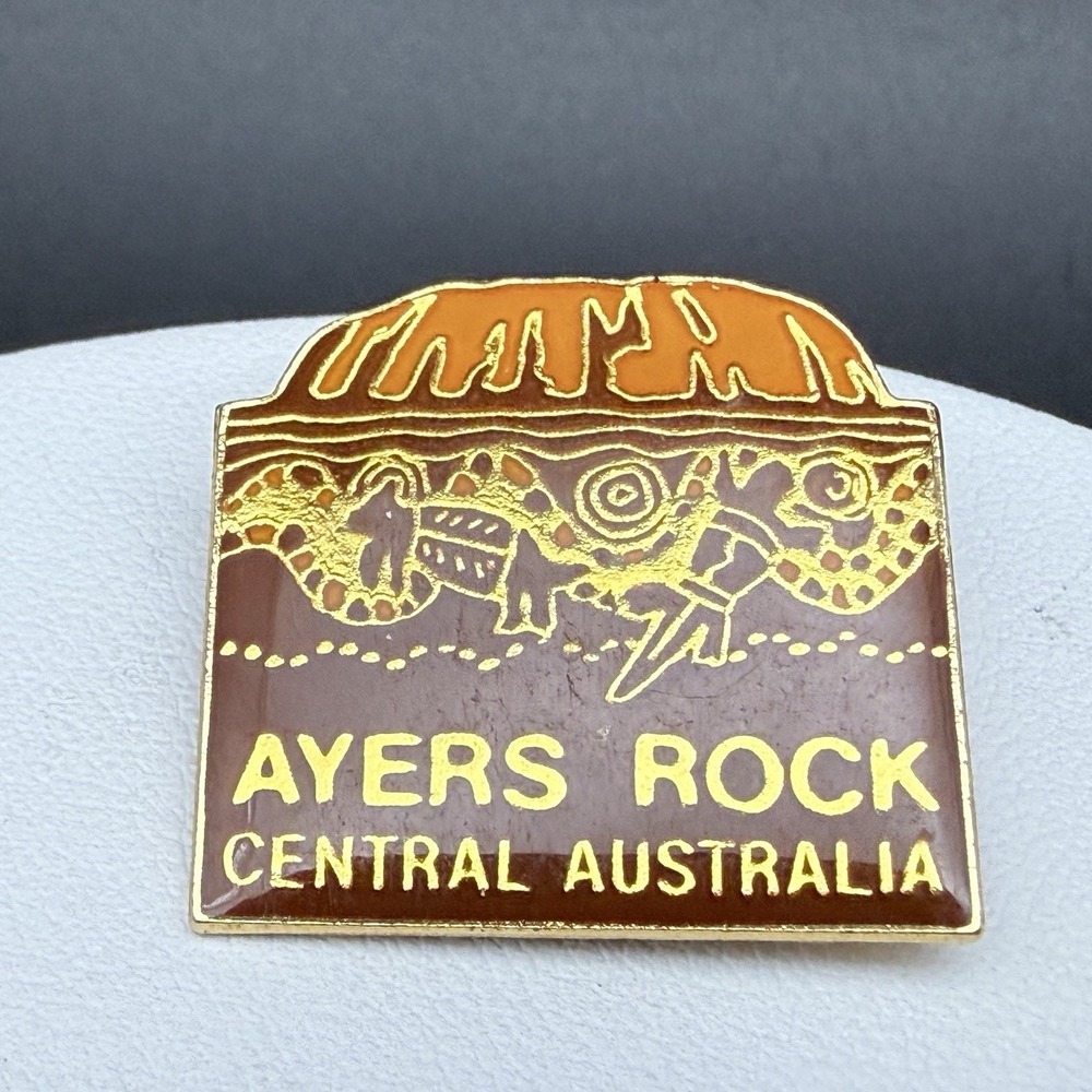 Vintage Ayers Rock Central Australia Enamel Lapel Pin Uluru Souvenir Nu-ColorVue